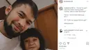 Tak hanya untuk gombalin istri, Teuku Wisnu juga menjajal jurusnya itu untuk berinteraksi dengan anak-anaknya tercinta. (Instagram @teukuwisnu)