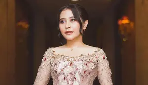 Kebaya tersebut merupakan rancangan desainer Yanti Adeni. (Instagram/prillylatuconsina96).