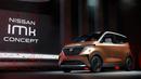 Mobil konsep Nissan IMk dipamerkan kepada media saat sesi pratinjau Tokyo Motor Show di Tokyo, Jepang, Rabu (23/10/2019). (AP Photo/Kiichiro Sato)