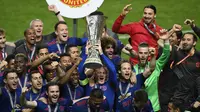 Manchester United di bawah asuhan arsitek anyar asal Belanda Erik ten Hag masih berpeluang meraih 4 trofi pada musim 2022/2023 ini. Bila mampu meraih minimal satu trofi saja, tentu akan menjadi penghapus dahaga gelar Setan Merah yang terakhir meraih trofi pada musim 2016/2017 saat menjuarai Liga Europa dan Piala Liga. Dalam skuad Manchester United saat ini, tercatat hanya ada 5 pemain yang menjadi bagian euforia saat menggenggam trofi terakhir tersebut. Siapa saja? Berikut daftar kelimanya. (AFP/TT News Agency/Pontus Lundahl)