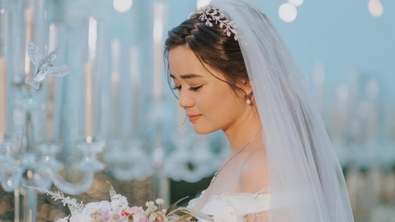 10 Potret Pernikahan Denny Sumargo dan Olivia Allan, Berkonsep Outdoor