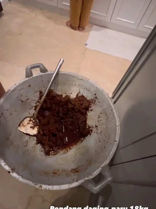 7 Potret Bunga Citra Lestari Masak Rendang 18 Kg, Persiapan Lebaran