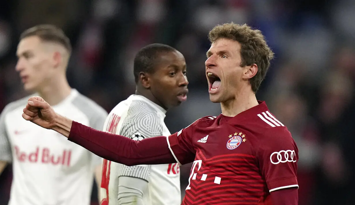 Reaksi pemain Bayern Munchen Thomas Mueller usai mencetak gol ke gawang Salzburg pada pertandingan leg kedua babak 16 besar Liga Champions di Munich, Jerman, 8 Maret 2022. Bayern Munchen menang 7-1. (AP Photo/Matthias Schrader)