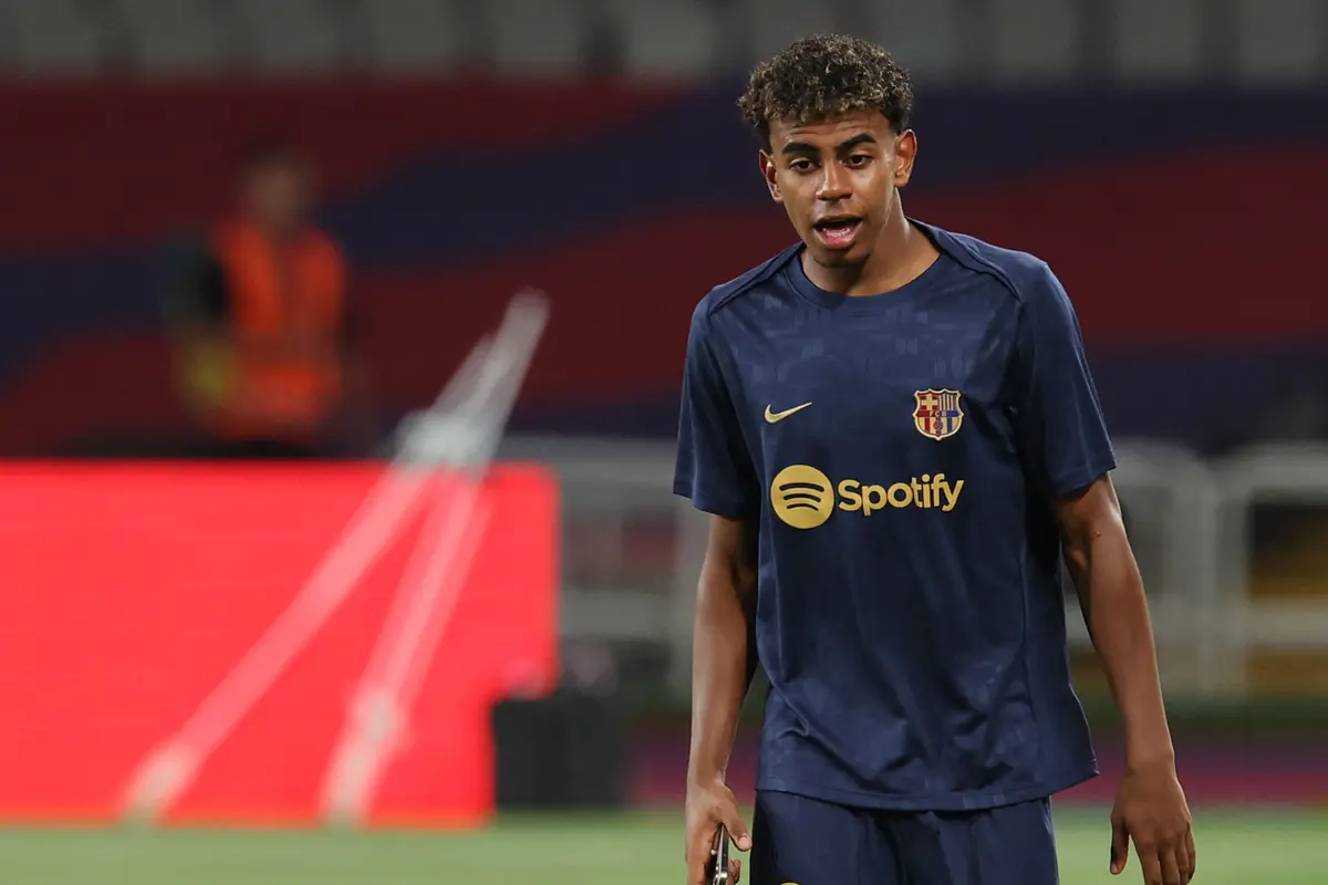 Foto: Lamine Yamal Rayakan Kemenangan Bareng Keluarga setelah Cetak Gol Cantik untuk Barcelona di Liga Spanyol