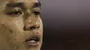 Gelandang Timnas Indonesia, Septian David Maulana, menangis sebelum melawan Vietnam pada laga SEA Games di Stadion MPS, Selangor,Selasa (22/8/2017). Kedua negara bermain imbang 0-0. (Bola.com/Vitalis Yogi Trisna)