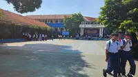Suasana aktivitas di SMP Negeri 19 Depok, Pancoran Mas, Depok. (Liputan6.com/Dicky Agung Prihanto)