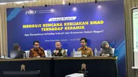 Ketua Tim Kerja Pembina Industri Keramik dan Kaca Kementerian Perindustrian Syahdi Hanafi, mengungkapkan permasalahan mengenai kinerja industri keramik di tanah air sudah berlangsung lama.