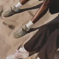 Dua warna koleksi terbaru adidas x Humanrace by Pharrell. (Foto: Dokumen/adidas)