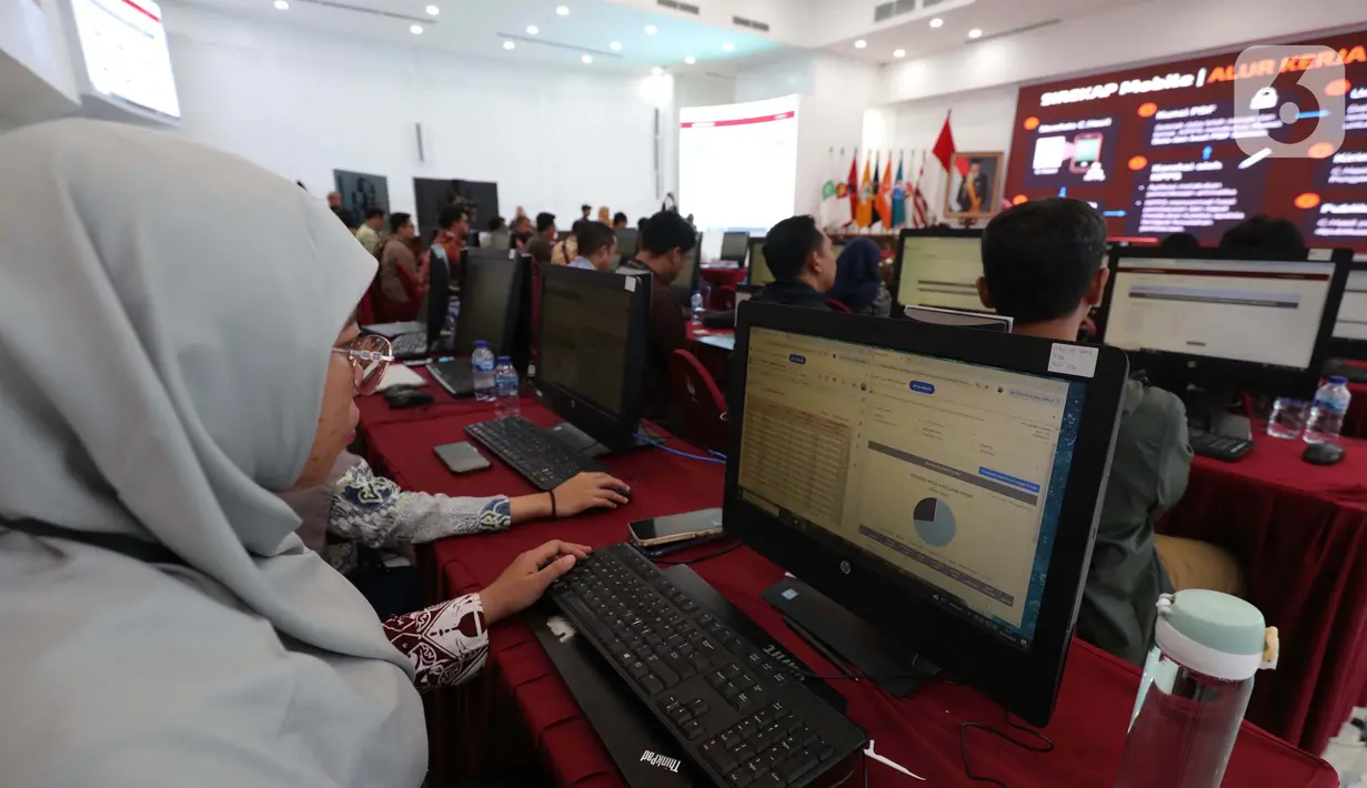 Nantinya, setelah rekapituliasi perhitungan suara nasional selesai dilaksanakan, KPU RI akan mengumumkan perolehan hasil hitung suara di seluruh daerah di Indonesia. (Liputan6.com/Angga Yuniar)