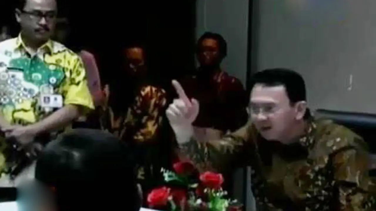 VIDEO: Ahok Marahi Dinas dan Walikota Saat Rapat Banjir