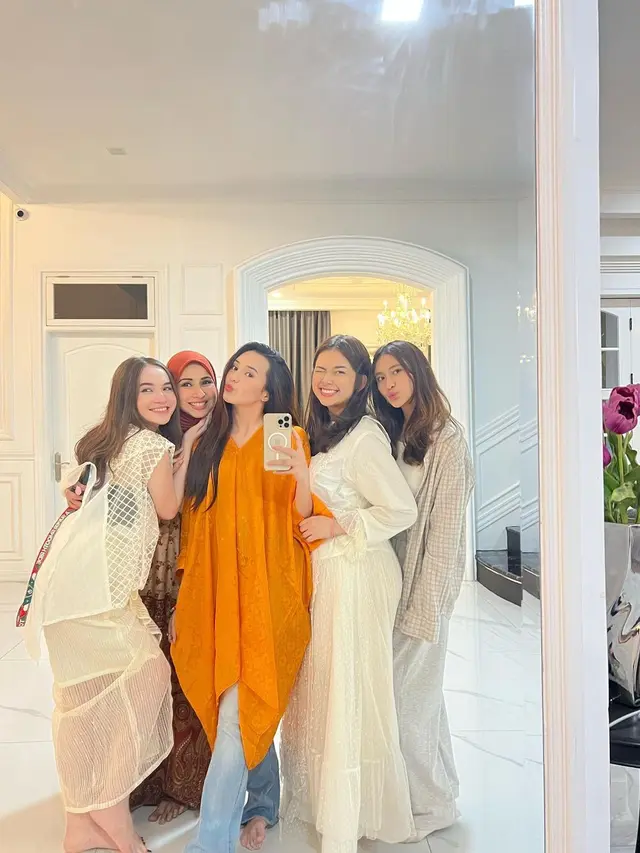 6 Momen Halal Bihalal Pemain Mermaid In Love saat Lebaran, Jadi Momen Reuni