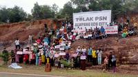 Warga menolak PSN Rempang Ecocity. (Foto: Liputan6.com/Ajang Nurdin)
