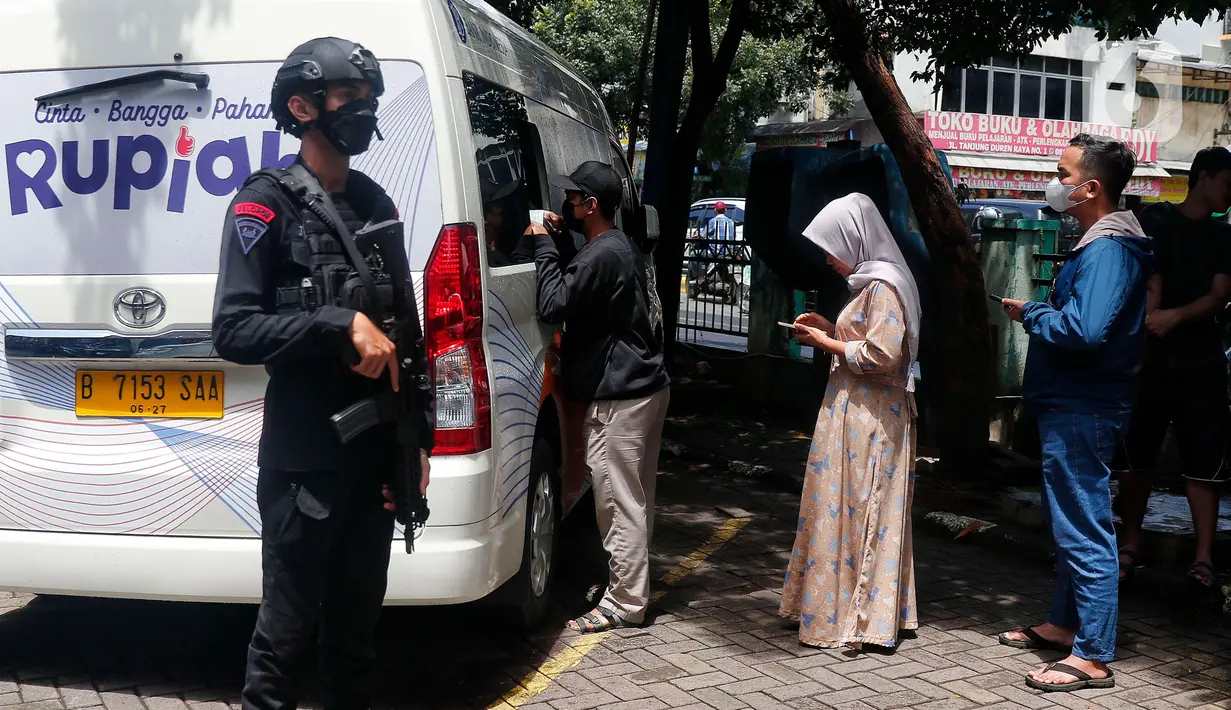 Untuk penukaran, masyarakat bisa langsung datang ke perbankan di daerahnya masing-masing, atau datang langsung ke kantor cabang Bank Indonesia, atau melalui aplikasi Pintar. (Liputan6.com/Angga Yuniar)