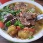 Resep sop saudara khas Makassar sebagai hidangan Lebaran. (dok. Instagram @residentmj/https://www.instagram.com/p/CZEYTB4FdOz/)