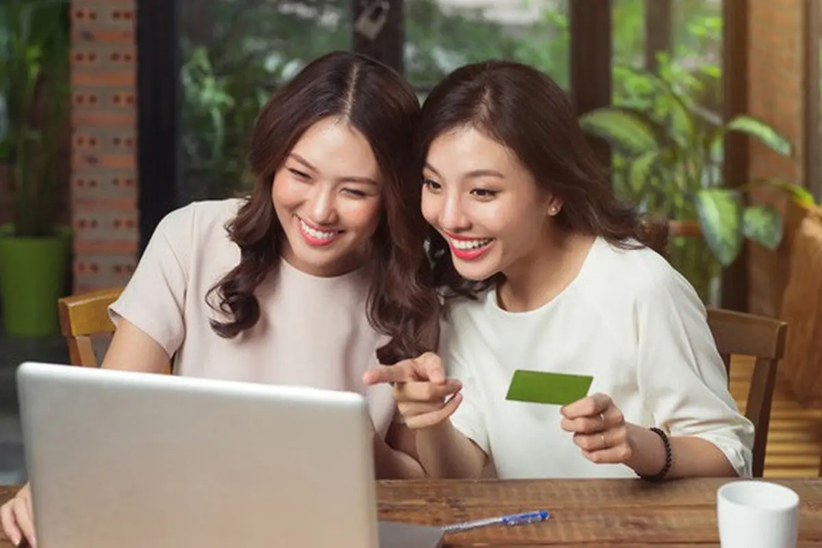 Kiat Tepat Shopping Online di Akhir Tahun, Bisa Free Ongkir Lho!