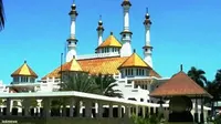 Kemenpar memberikan support untuk wisata religi Dzikir Akbar di Masjid Agung Tasikmalaya.