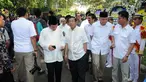 AM Fatwa (tengah) datang ke DPP Partai Gerindra untuk memberikan penghormatan terakhir buat Alm Suhardi, (29/8/2014). (Liputan6.com/Helmi Fithriansyah)
