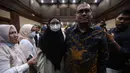 Mantan konsultan teknologi Kementerian Pendidikan, Kebudayaan, Riset, dan Teknologi (Kemendikbudristek), Ibrahim Arief atau Ibam (kedua kanan) usai mengikuti sidang pembacaan putusan di Pengadilan Negeri Jakarta Pusat, Selasa (12/5/2026). (Kapanlagi.com/Budy Santoso)