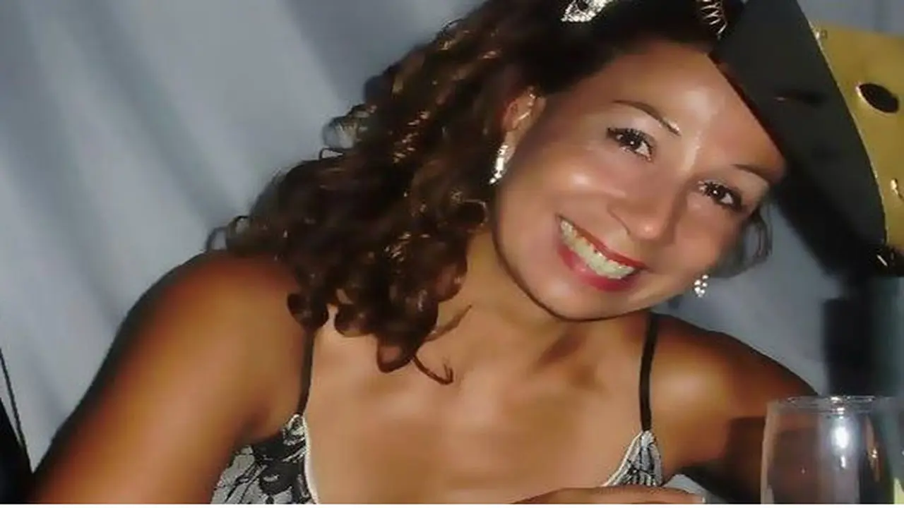  Sonia Perez Llanzon Suntik Vaseline