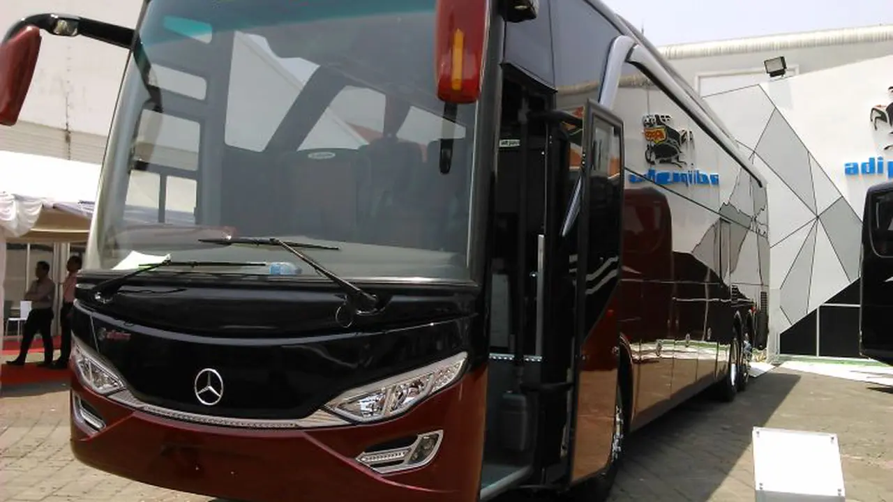 Goda Pelaku Usaha Transportasi, Mercedes Benz Boyong Bus Premium