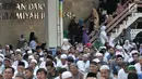 Ratusan jemaah saat menghadiri Salat Idul Adha di Masjid Al Furqan DDII, Jakarta, Selasa (21/8). Sejumlah umat Islam di Indonesia menunaikan Salat Idul Adha 1439 H hari ini meski pemerintah menetapkan Idul Adha Rabu (22/8). (Merdeka.com/Iqbal S. Nugroho)
