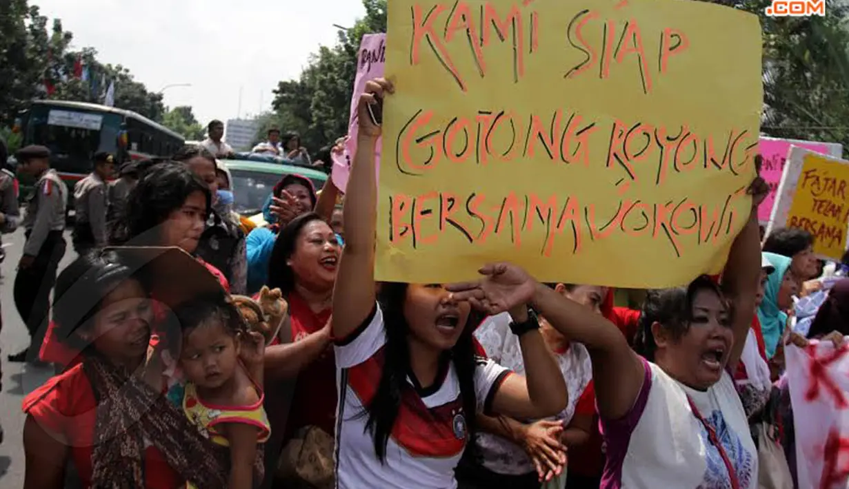 Para pendukung Jokowi juga membawa beberapa pesan yang mengajak masyarakat untuk memilih Jokowi saat Pilpres 9 Juli mendatang (Liputan6.com/Johan Tallo)