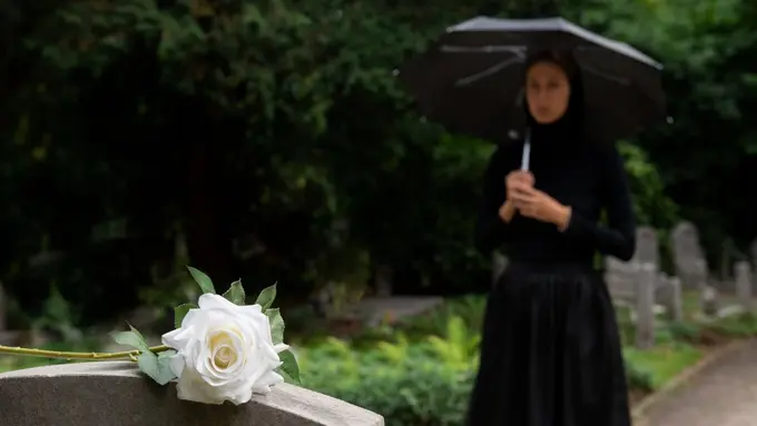 Memahami Arti Mendalam Mimpi Ibu Meninggal