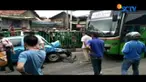Kecelakaan beruntun empat kendaraan ini terjadi akibat bus melaju kencang tak terkendali dari Tanah Abang menuju Slipi.