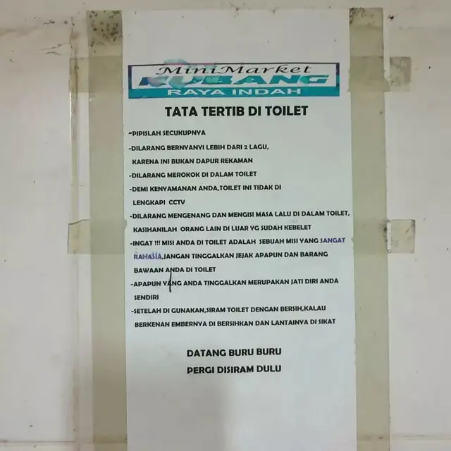 6 Tata Tertib Toilet Ini Poinnya Banyak Banget, Waktu Habis Hanya Buat Baca