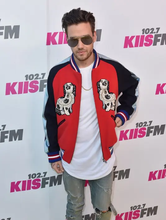 Liam memang kerap memuji kepiawaian Cheryl dalam mengurus buah hatinya. Namun bukan berarti ia akan segera mempersunting wanita itu menjadi istrinya, meskipun keduanya berencana menambah momongan. (AFP/Bintang.com)