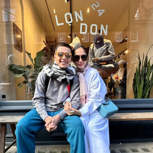 8 Potret Andhika Pratama dan Ussy Sulistiawaty Liburan di London, Ikut Lari Marathon