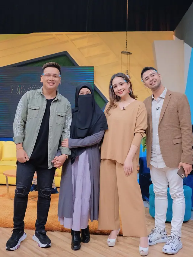6 Potret Wardah Maulina, Selebgram yang Izinkan Suaminya Poligami