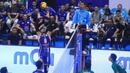 <p>Pemain Jakarta LavAni Allo Bank Electric, Mohammadreza Beik (kiri) berusaha mengumpan bola saat menghadapi Jakarta Garuda Jaya pada laga putaran I PLN Mobile Proliga 2024 di GOR Amongrogo, Yogyakarta, Kamis (25/4/2024). Jakarta LavAni Allo Bank Electric menang 3-0 (25-16, 25-22, 25-20). (Dok. PBVSI)</p>