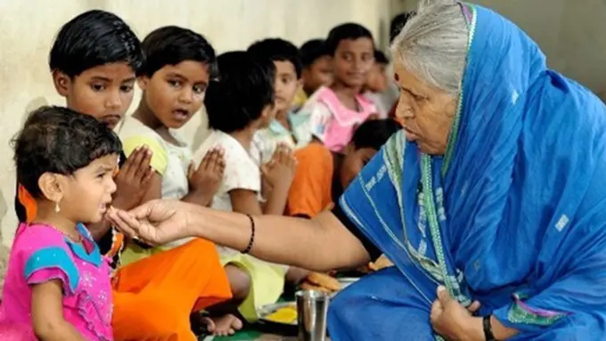 Photo: Copyright oddyticentral.com