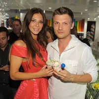 Nick Carter dan Lauren Kitt (via glamour.com)