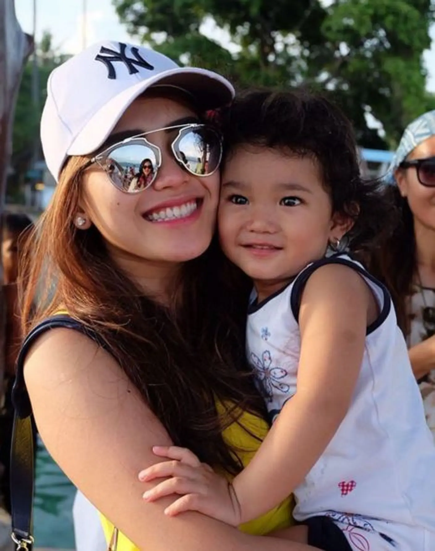 Ayu Ting Ting dan Bilqis Khumairah Razak (Instagram/@mom_ayting)