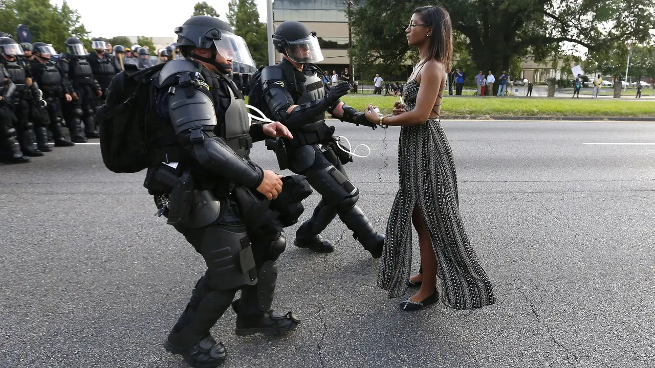 Foto ikonik dalam demonstrasi di Baton Rouge, Louisiana