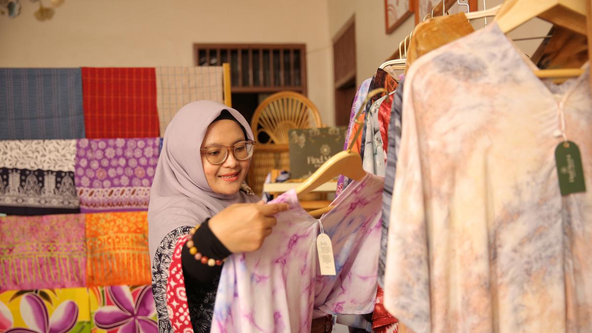 Kisah Perempuan Berdaya dari Rumah, UMKM Binaan BRI Sulap Daster Jadi Fashion Elegan