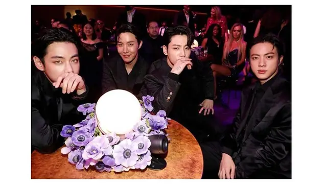 8 Potret BTS di Grammy Awards 2022, Tampil Menawan hingga Raih Standing Ovation