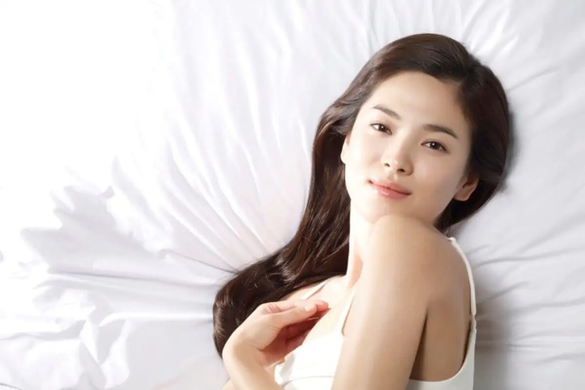Lihat Tutorial Makeup Ini, Kamu Bisa Mirip Cewek Korea
