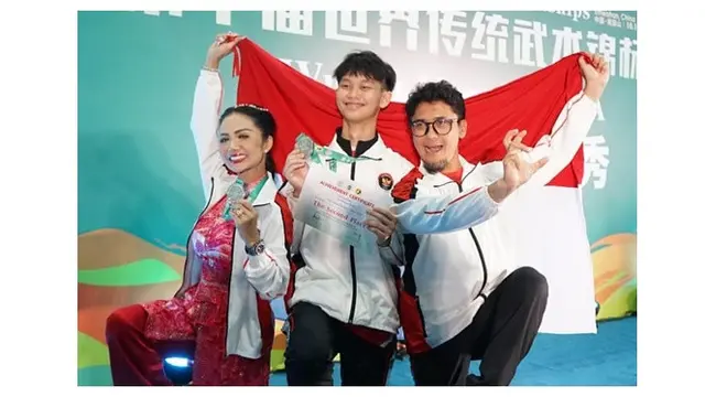 6 Potret Krisdayanti Pulang dari Tiongkok, Bawa Medali Perak Kejuaraan Wushu