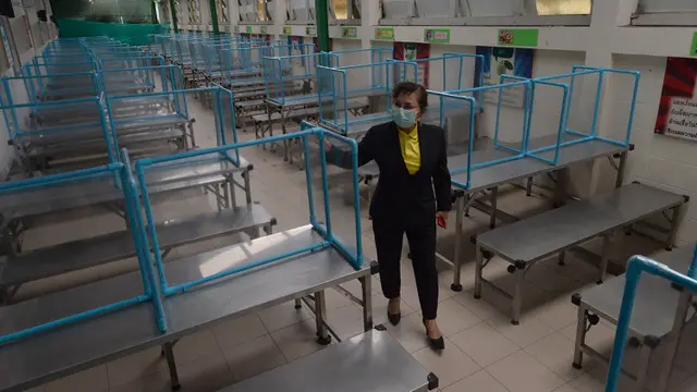 FOTO: Persiapan Pembukaan Kembali Sekolah di Thailand