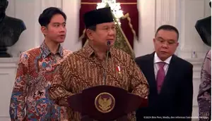 Prabowo Subianto-Gibran Rakabuming mengumumkan susunan kabinet menteri pada Minggu malam (20/10/2024) ini. foto: Youtube&nbsp;Sekretariat Presiden