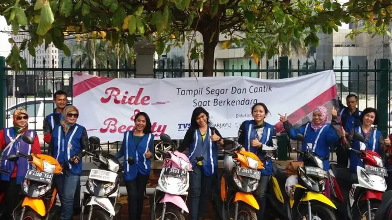 Lady Bikers TVS Dazz Belajar Safety Riding dan Kecantikan