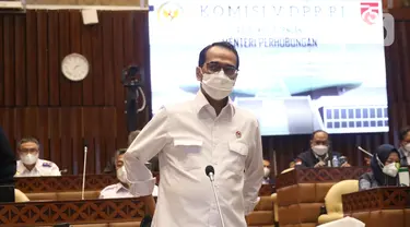 Menteri Perhubungan (Menhub) Budi Karya Sumadi mengikuti Rapat Kerja dengan Komisi V DPR di Kompleks Parlemen Senayan, Jakarta, Rabu (2/6/2021). Rapat membahas pendahuluan Rencana Kerja Anggaran Kementrian /Lembaga (RKA K/L) dan Rencana Kerja Pemerintah (RKP) Tahun 2022. (Liputan6.com/Angga Yuniar)