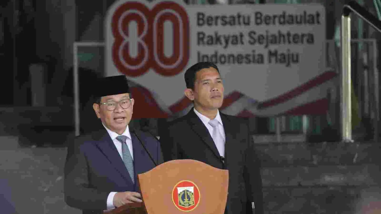 Gubernur DKI Jakarta, Pramono Anung melantik 992 pejabat fungsional Aparatur Sipil Negara (ASN) di DKI Jakarta.