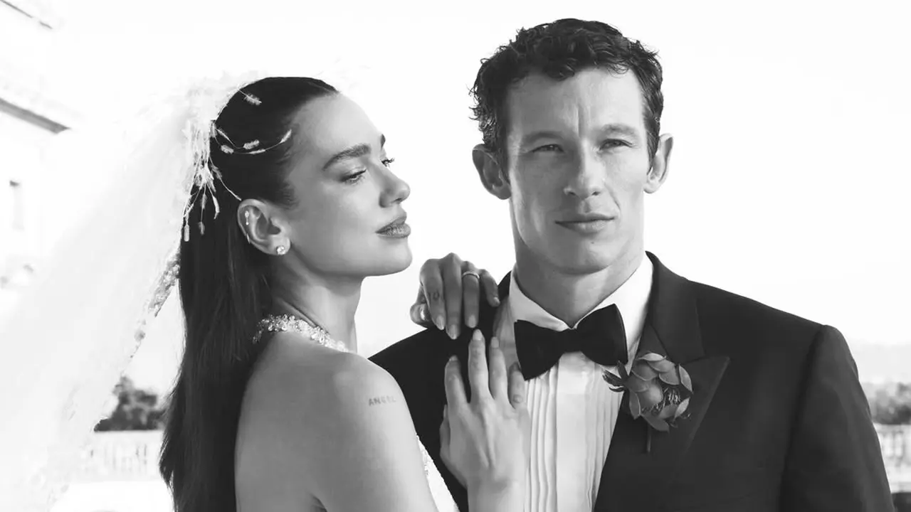 Detail Gaun Pengantin Dua Lipa di Italia, Karya Chanel yang Sarat Kemewahan Haute Couture