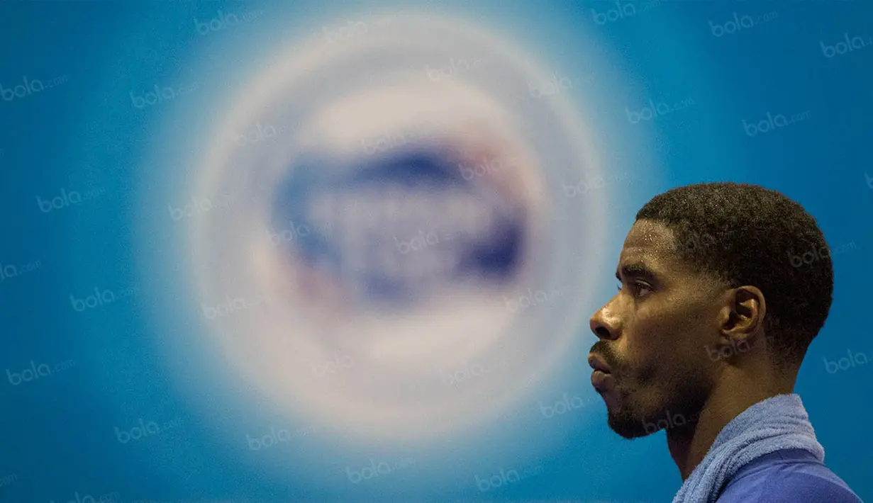 Pebasket NBA asal klub Charlotte Hornets, Marvin Williams, memberikan pelatihan kepada pebasket muda Indonesia. (Bola.com/Vitalis Yogi Trisna)