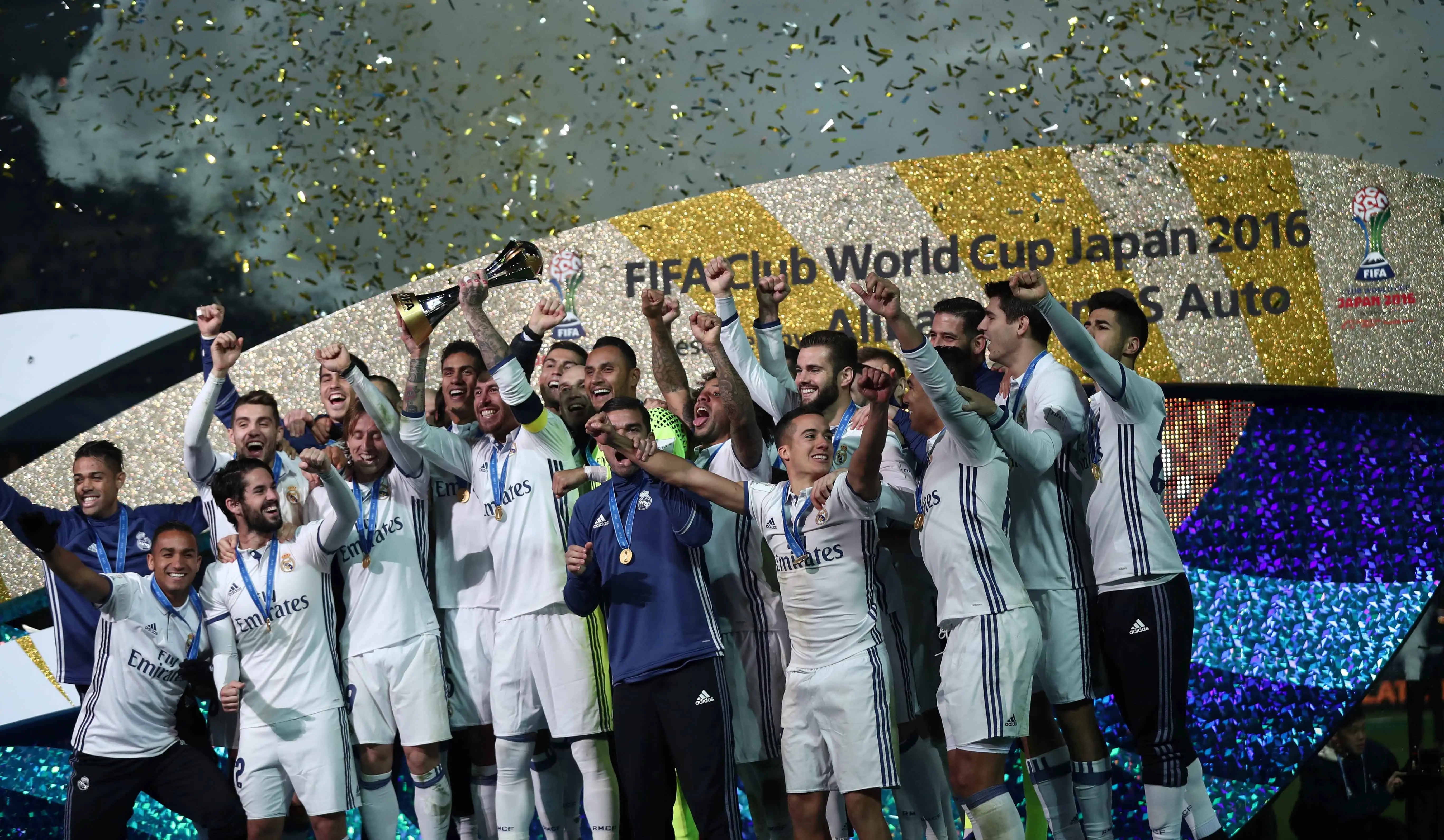 Real Madrid memenangi trofi Piala Dunia Antarklub musim lalu (AFP/ Behrouz Mehri)
