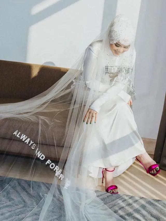 10 Detail Penampilan Sivia Azizah Menikah dengan Sentuhan Adat Minang, Hijab Turban Jadi Andalan